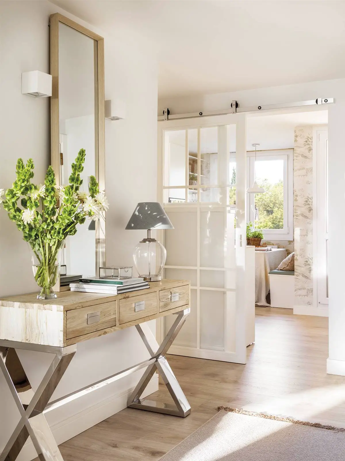 色彩与墙纸 | 西班牙公寓的温馨设计-4