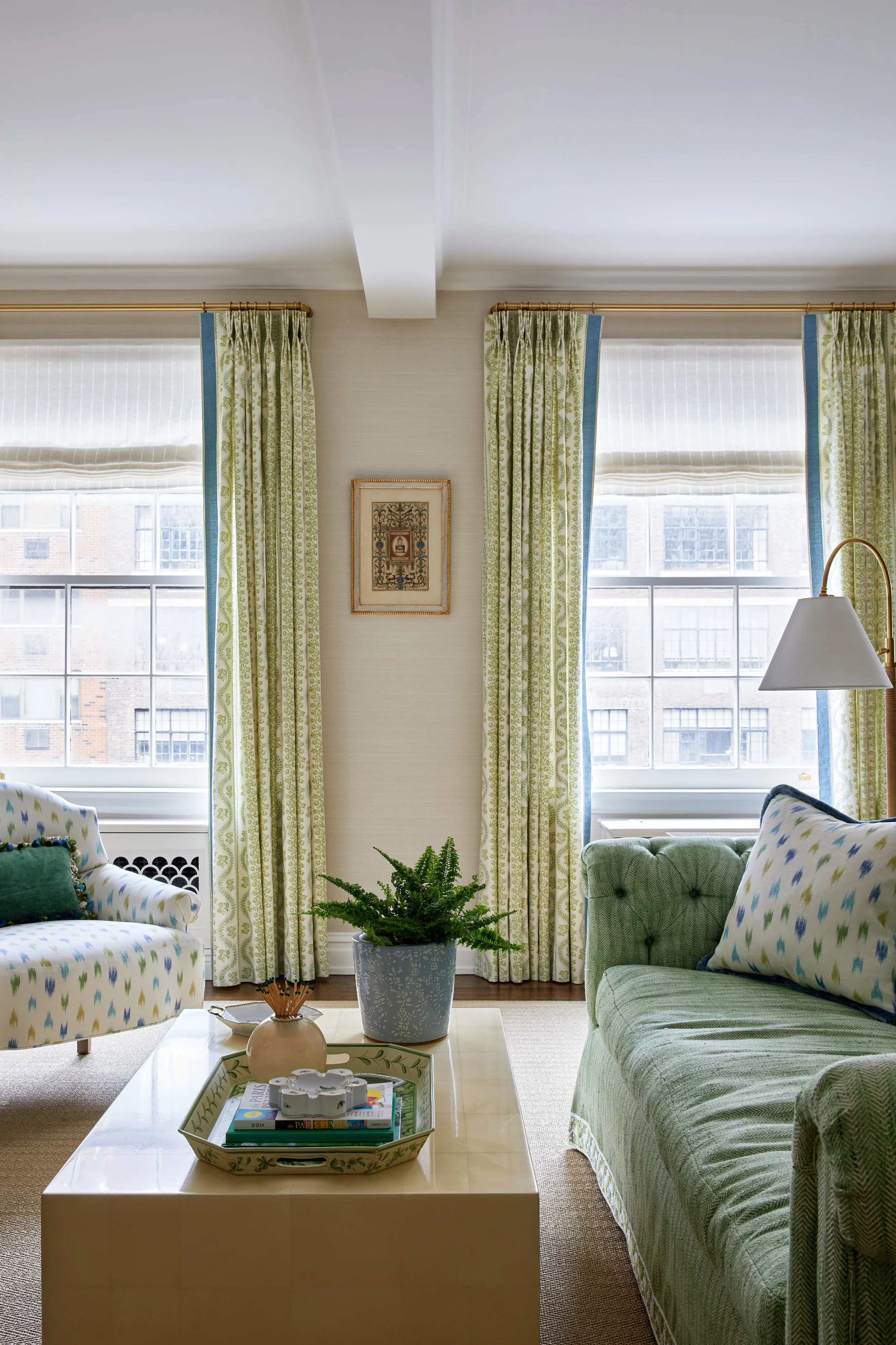 上东区美容装修（注：Cosmetic Renovation在建筑装修语境中常指外观、表面的装修，这里美容装修较符合，但可能结合具体场景也有更合适译法，若此场景为建筑领域，也可考虑上东区表面翻新 ） 丨GhanaUpper East丨Emily C. Butler-9