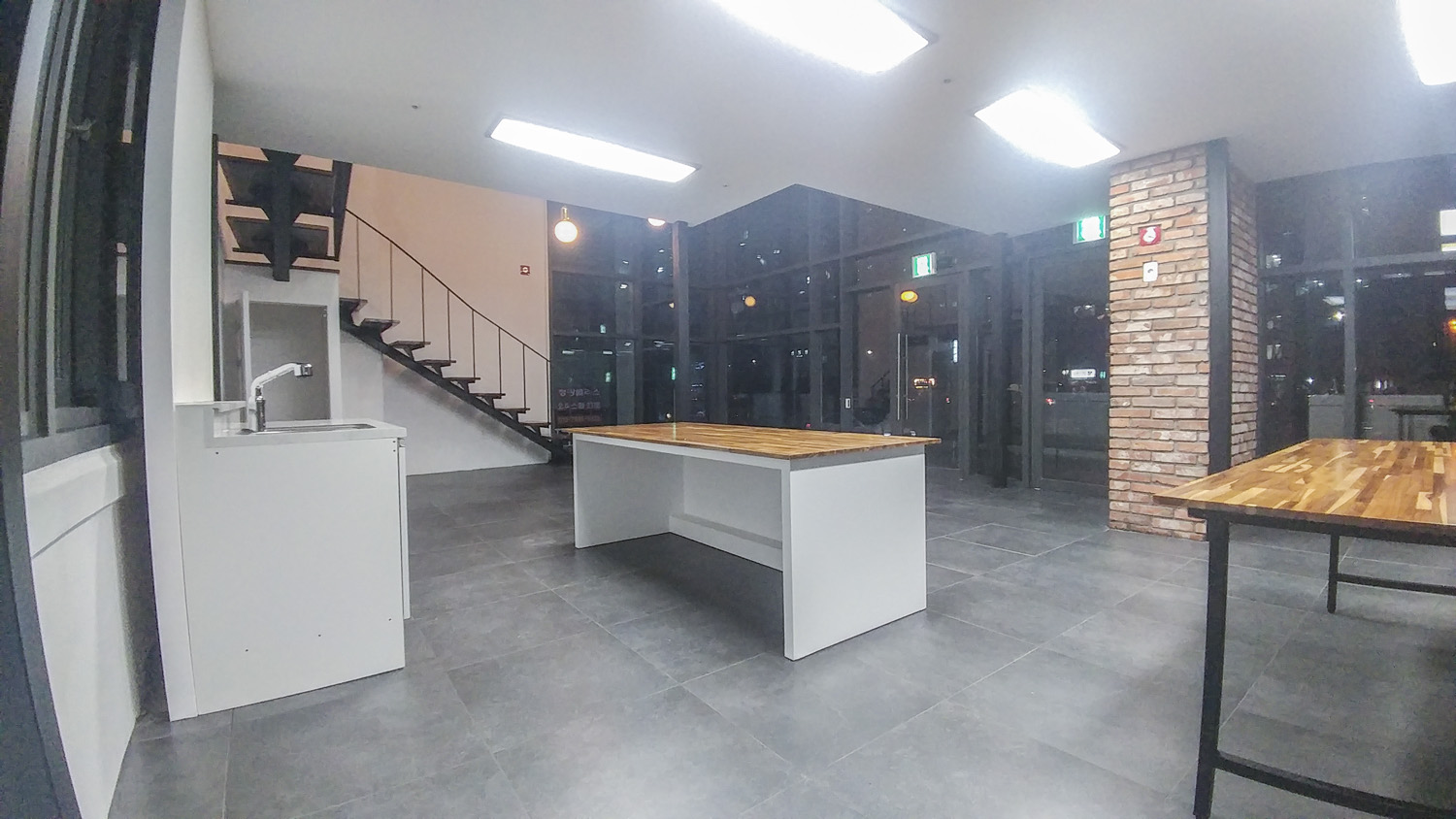 18 平简约办公空间，成本低至 JJ 오피스-5