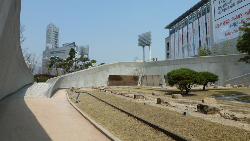 Dongdaemun Design Plaza（东大门设计广场）丨韩国首尔丨Zaha Hadid Architects（扎哈·哈迪德建筑师事务所）-12