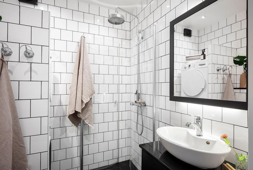 哥德堡红色沙发公寓 | 独特阁楼设计与空间利用-31