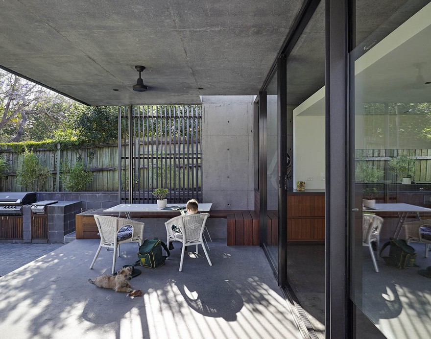 Queenslander House Upgraded to Accommodate a Growing Family-10