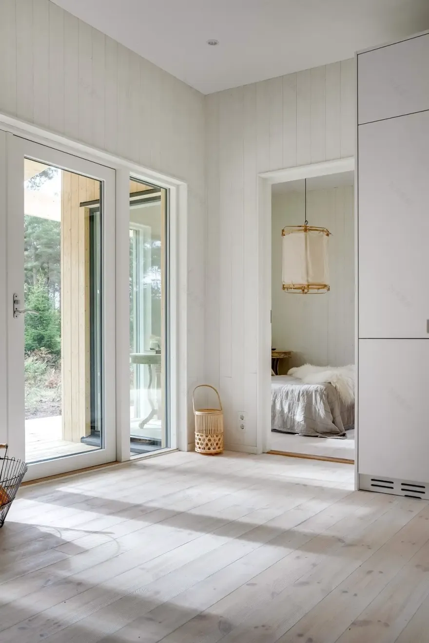 北欧简约风木质海滨别墅-9