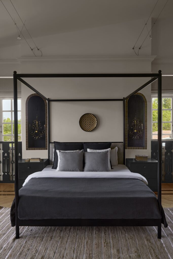 鸡蛋花庄园

注：Frangipani常见指鸡蛋花 ，Estate有庄园、地产等意思，结合语境这里翻译为鸡蛋花庄园较为合适 丨FADD Studio-55