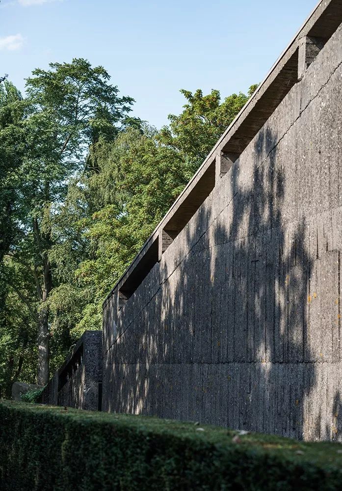 野兽派建筑大师 Juliaan Lampens 的室内设计魅力-56