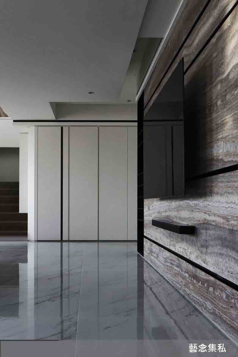 297㎡楼中楼现代住宅  艺念集私空间设计-5