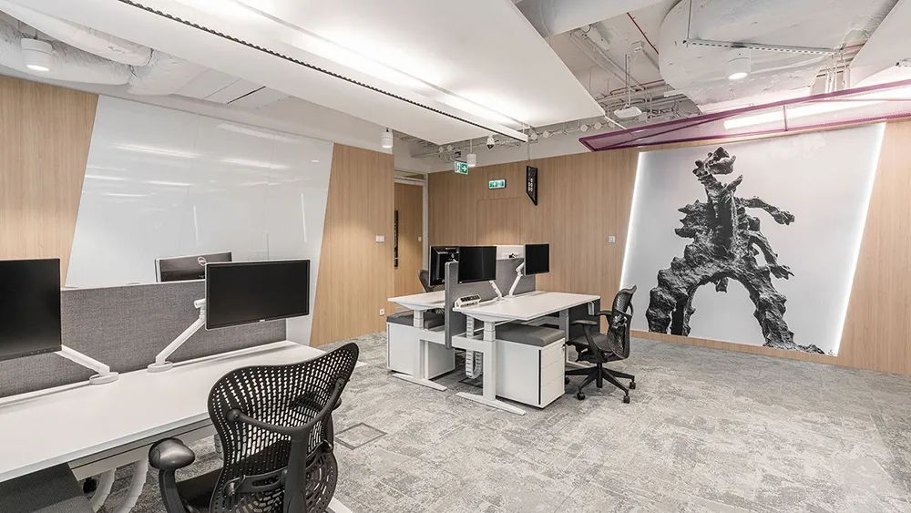 波兰 Autodesk 办公室 | 活力动感金属网演绎现代工业风-16