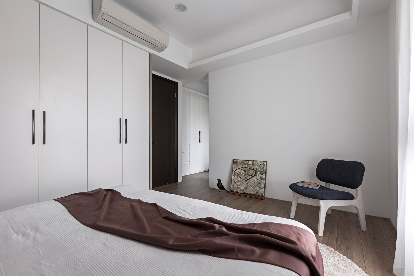 现代与传统交融的海外三房二厅住宅-18