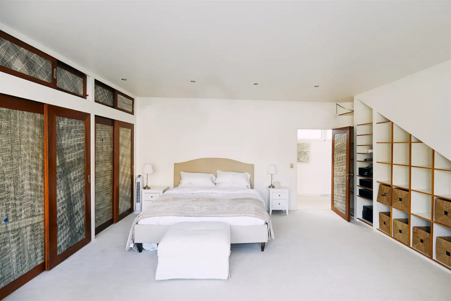 伦敦独特设计师 houseboat,水岸优雅舒适居所-11