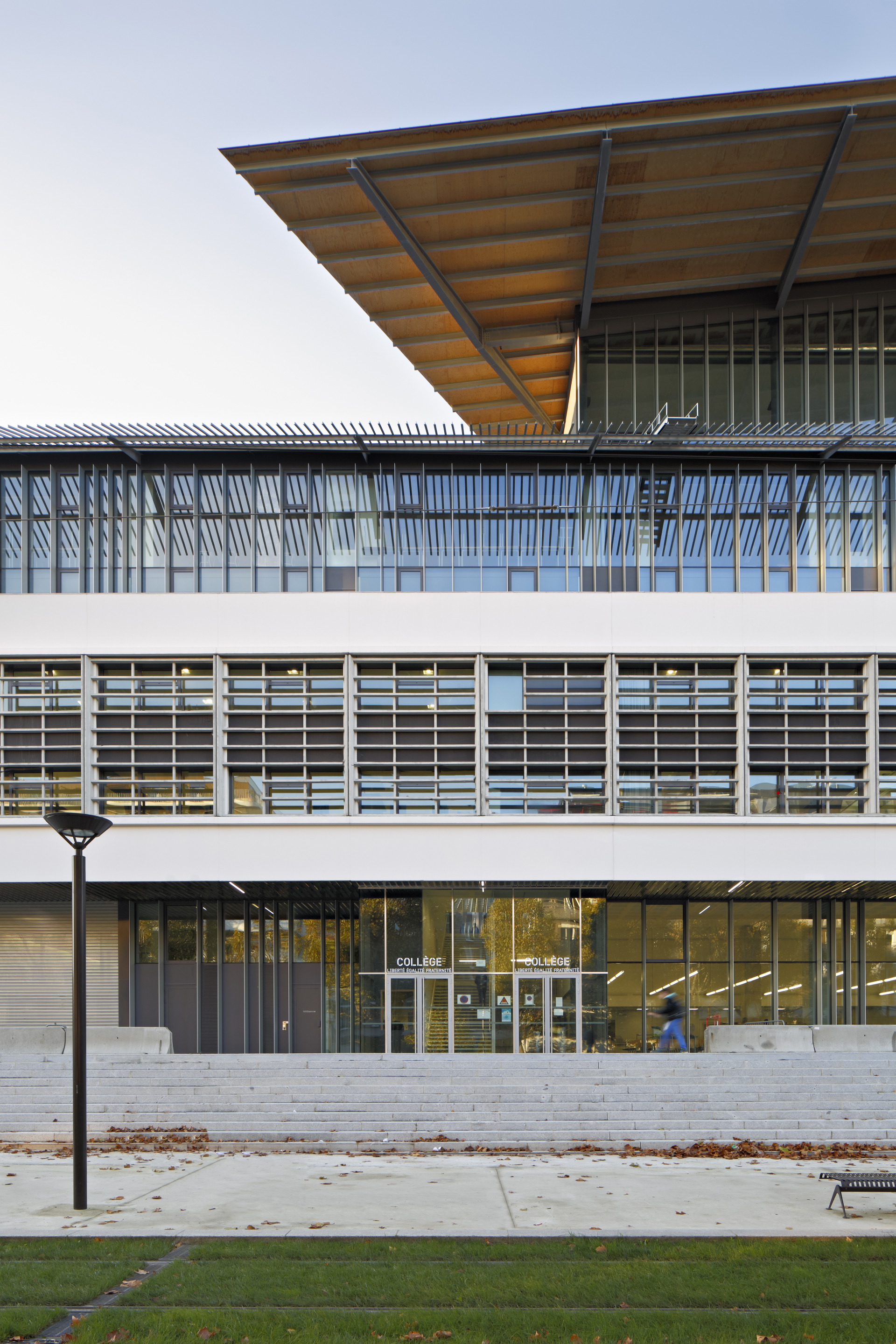 麦当劳公共设施综合体-29