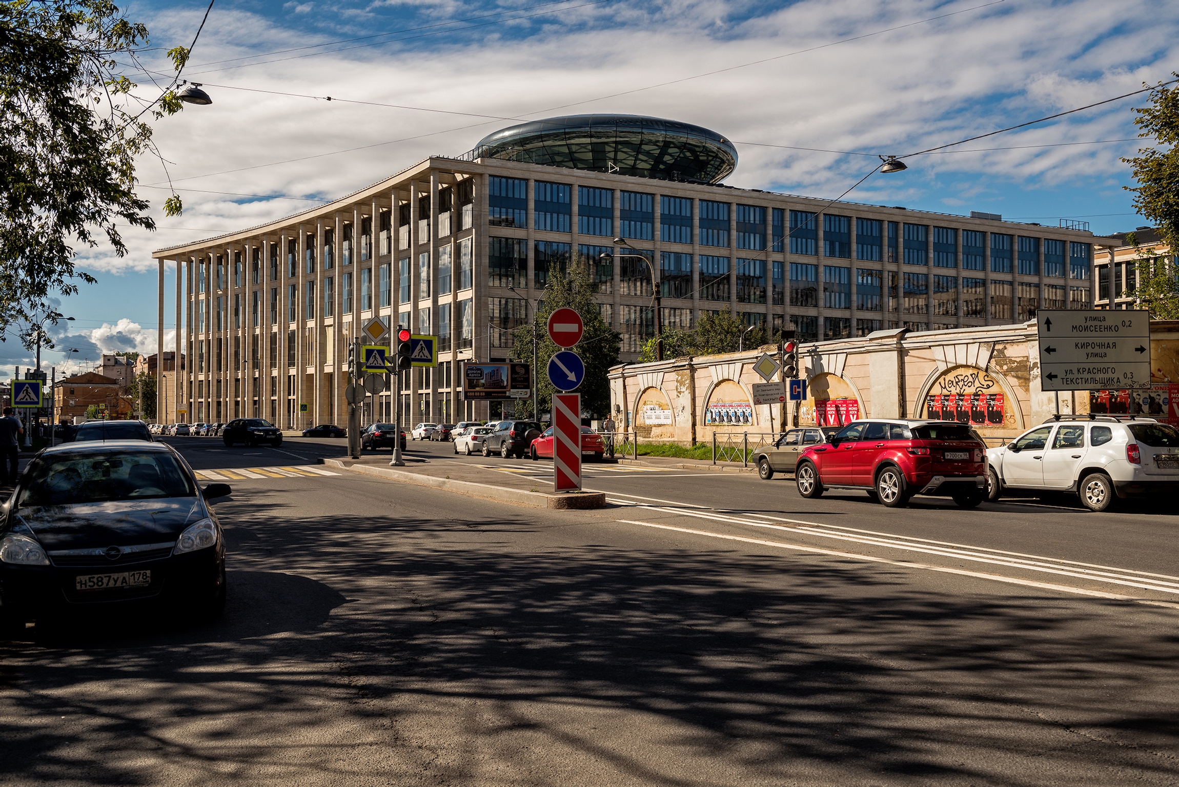 Àäìèíèñòðàòèâíûé è îáùåñòâåííî-äåëîâîé êîìïëåêñ «Íåâñêàÿ ðàòóøà»-56