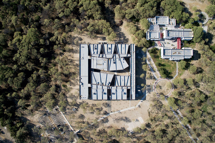 UDEP Lecture Building Barclay - Crousse-36