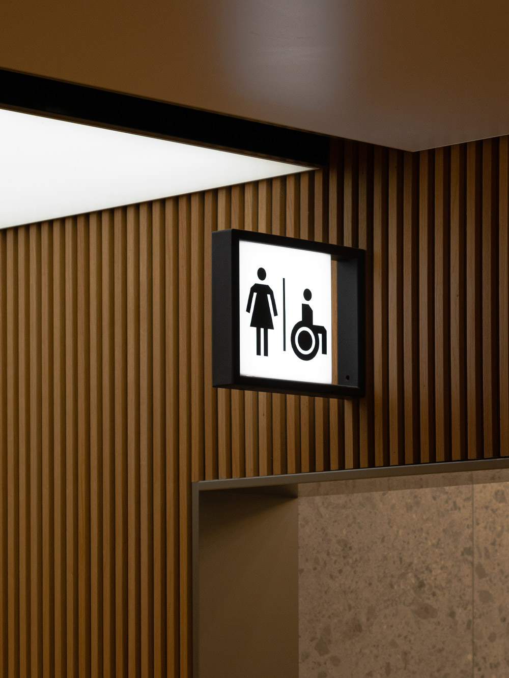 “L’illa Diagonal”购物中心导视系统设计丨西班牙巴塞罗那丨Batlle i Roig Arquitectes,Avanti-22