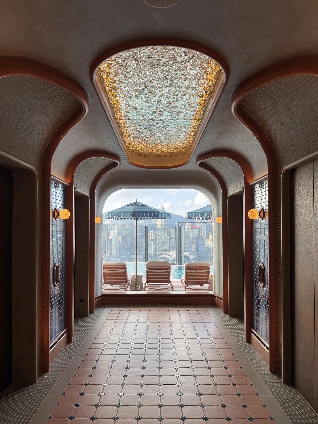 香港尖沙咀金普顿酒店Swim Club天台酒吧丨中国香港丨梁志天设计集团-21