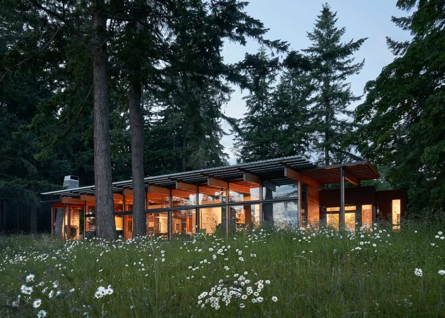 An intimate retreat tucked into a forest overlooks serene Puget Sound-0