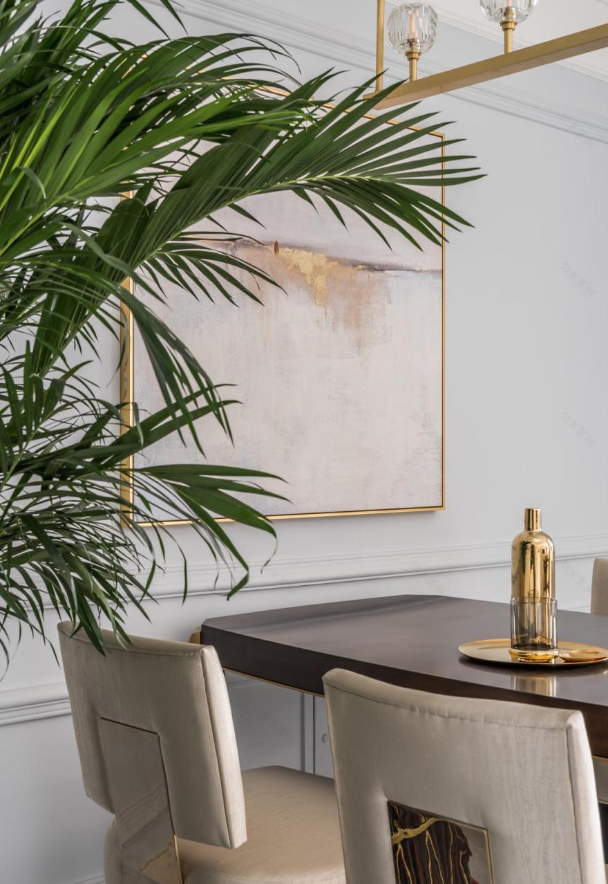 金色点缀的现代精致家居-12