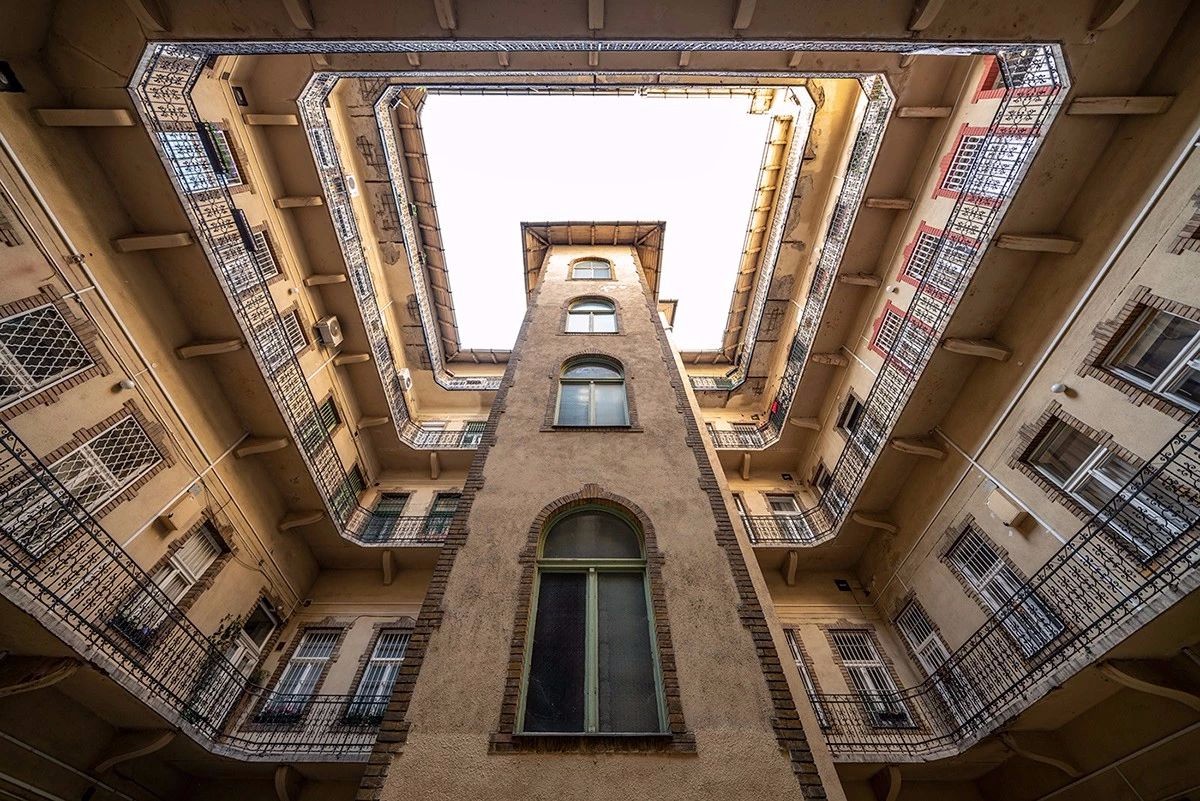 穿越天空的隧道 | 摄影师 Zsolt Hlinka 的几何建筑视觉-6