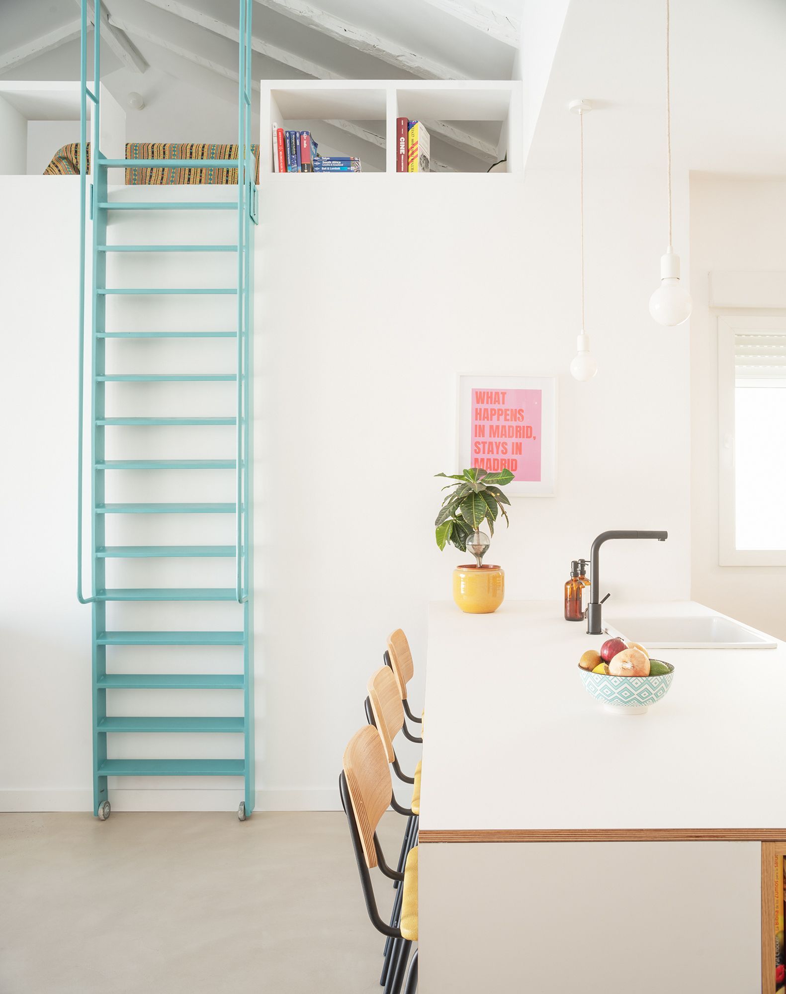 马德里70㎡电影人阁楼住宅设计丨西班牙马德里丨室内建筑师Ana Cubas-13