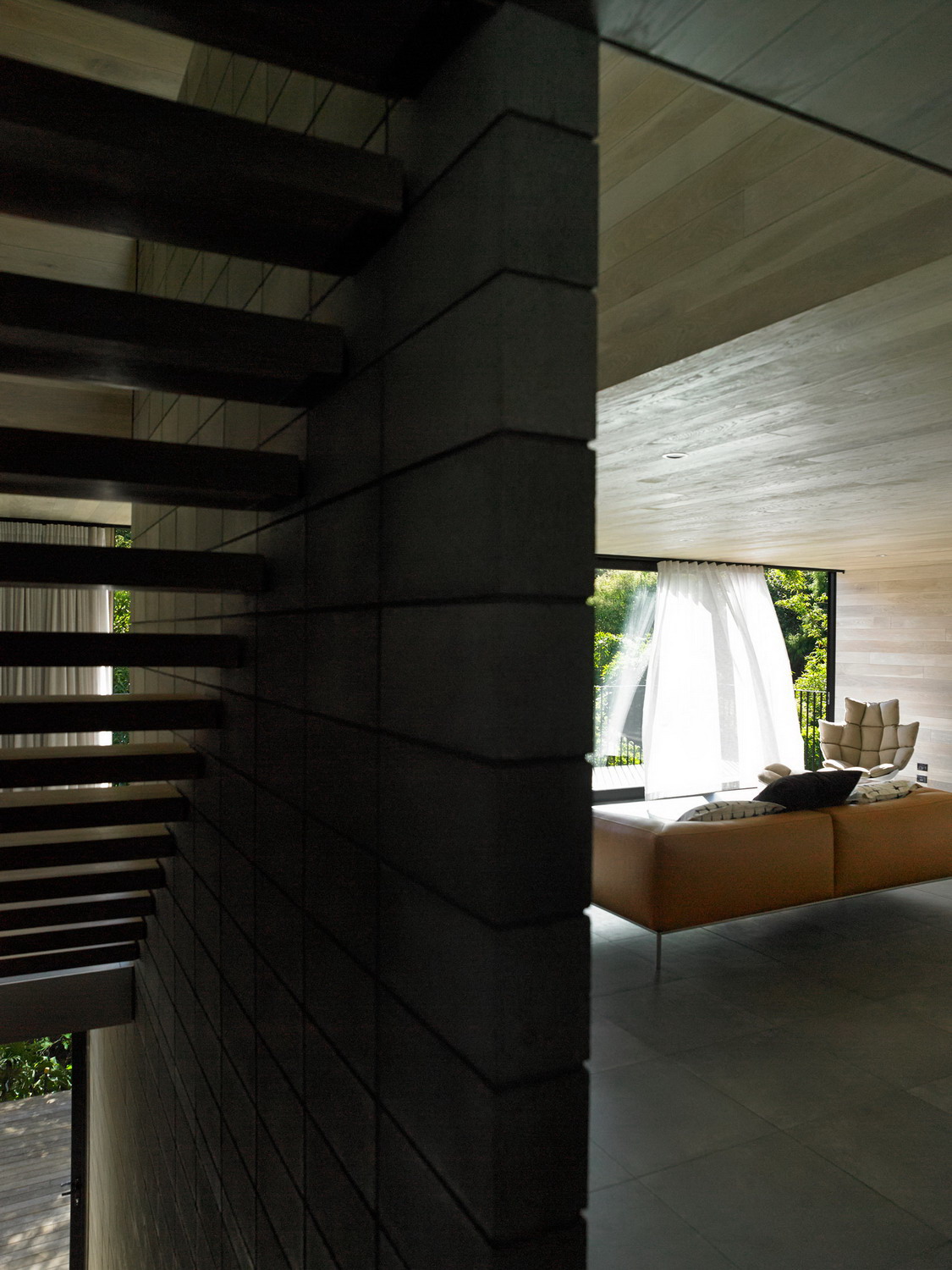 新西兰森林中的木制住宅-12