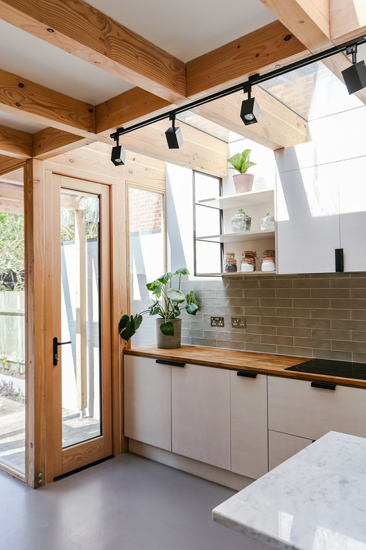 尼姆扩展 | 轻质木材门户打造明亮开放生活空间-10