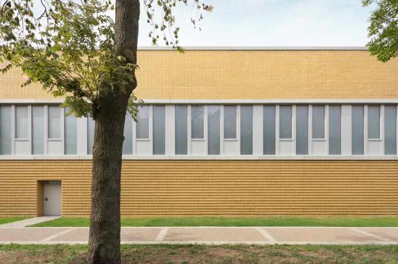 哥白尼高级中学体育馆丨德国柏林丨HerbstKunkler Architekten-0