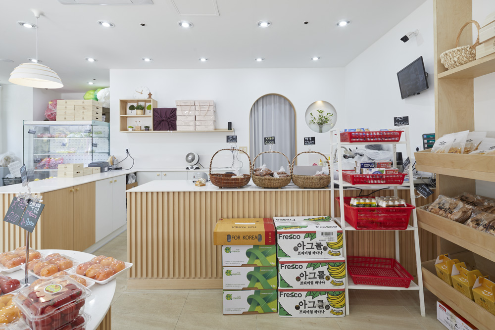 16 坪清爽果品店，展现简约设计魅力-4