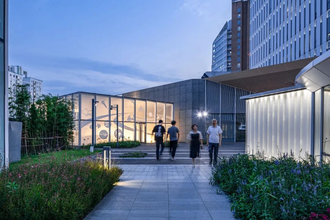 漕河泾印象城 · 地铁上盖商办综合体的活力景观丨中国上海丨创浦景观设计(上海)有限公司-130