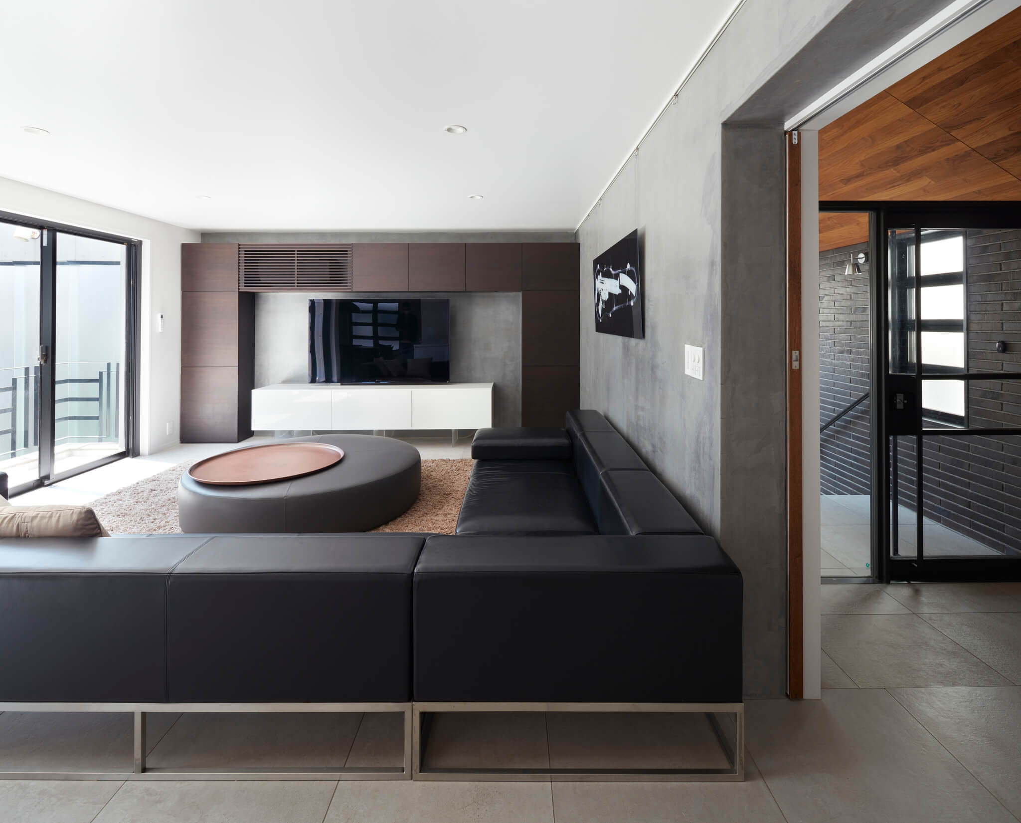 东京 Komazawa 工业风住宅 | 混凝土与木头的温暖对比-2