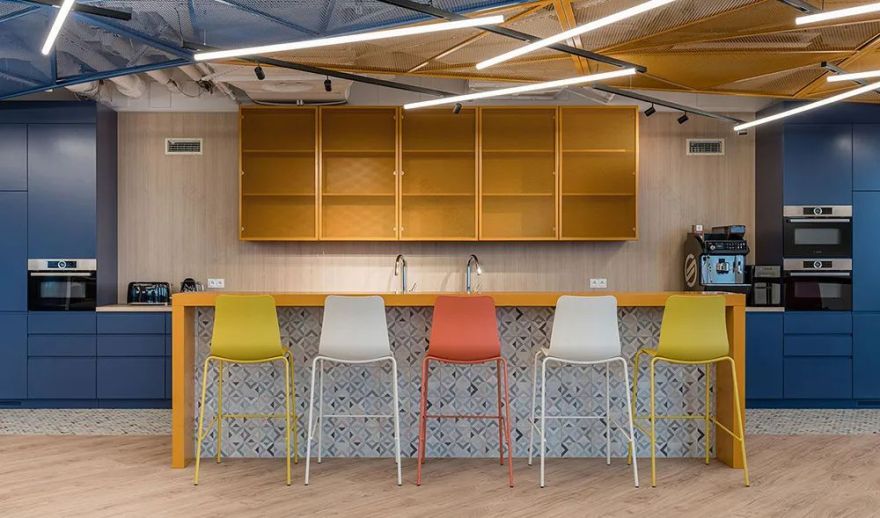 波兰 Autodesk 办公室 | 活力动感金属网演绎现代工业风-22