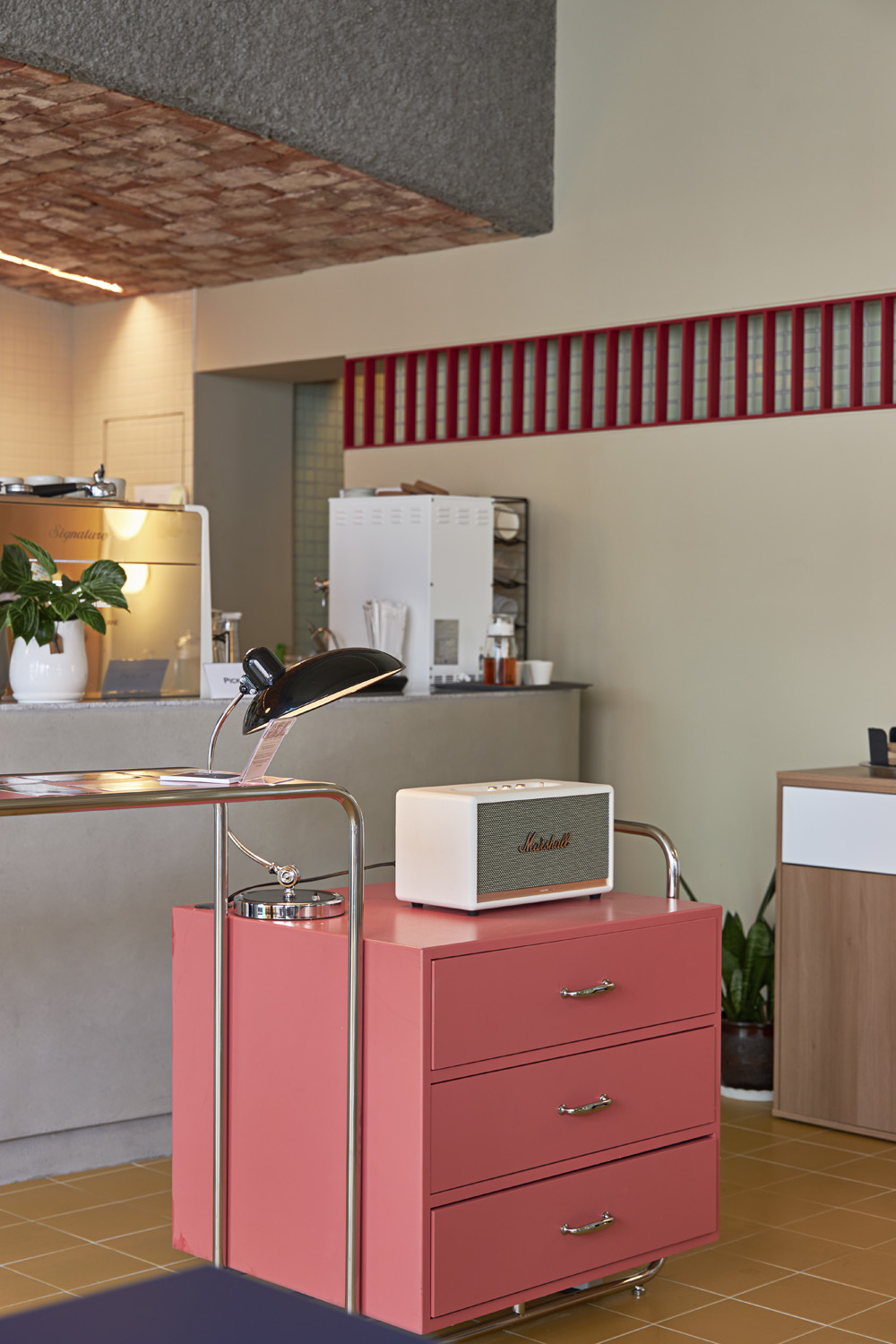 色彩缤纷的 35 平米咖啡厅设计-21