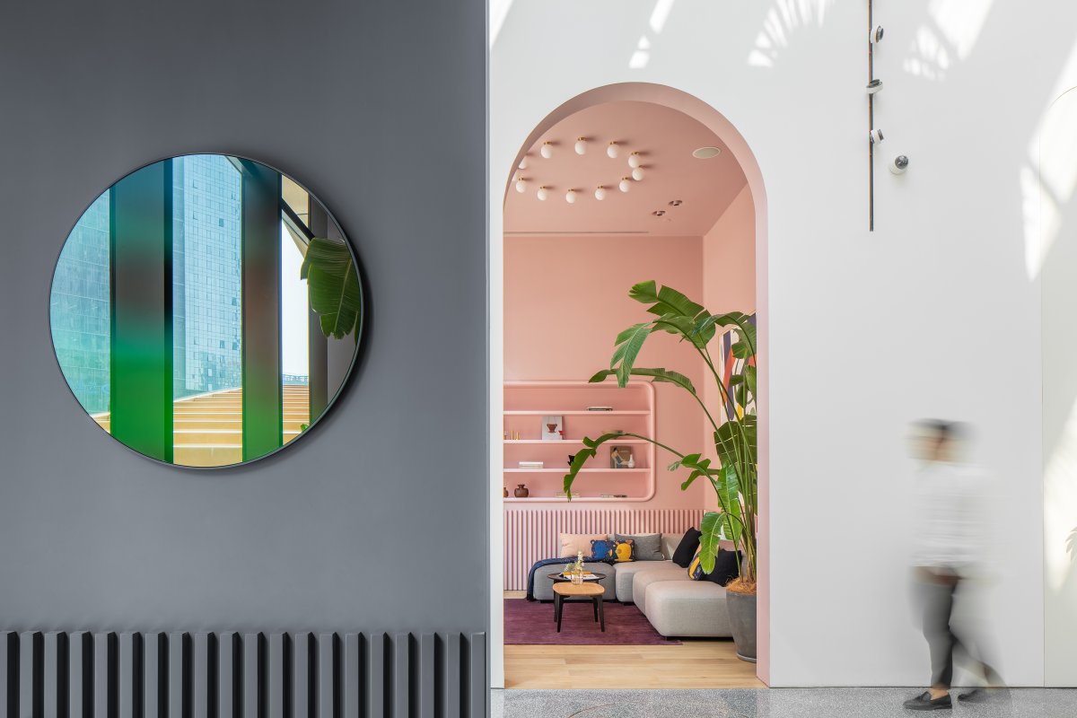 西安 Fritz Hansen 旗舰店,百年品牌融合古老建筑-15