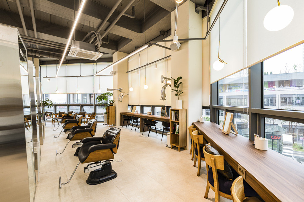 白色木纹打造现代美容空间-8