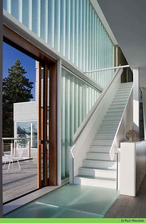 漂浮在海面上的钢构私宅-31