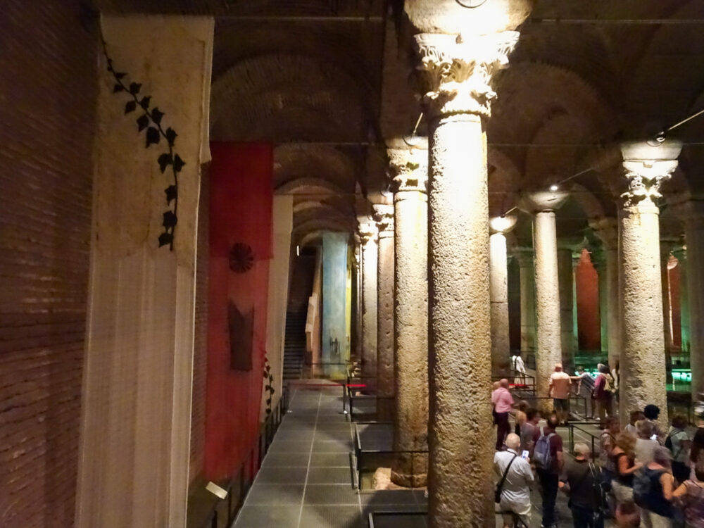 イスタンブールの地下宮殿(伊斯坦布尔的地下宫殿)丨不明-29