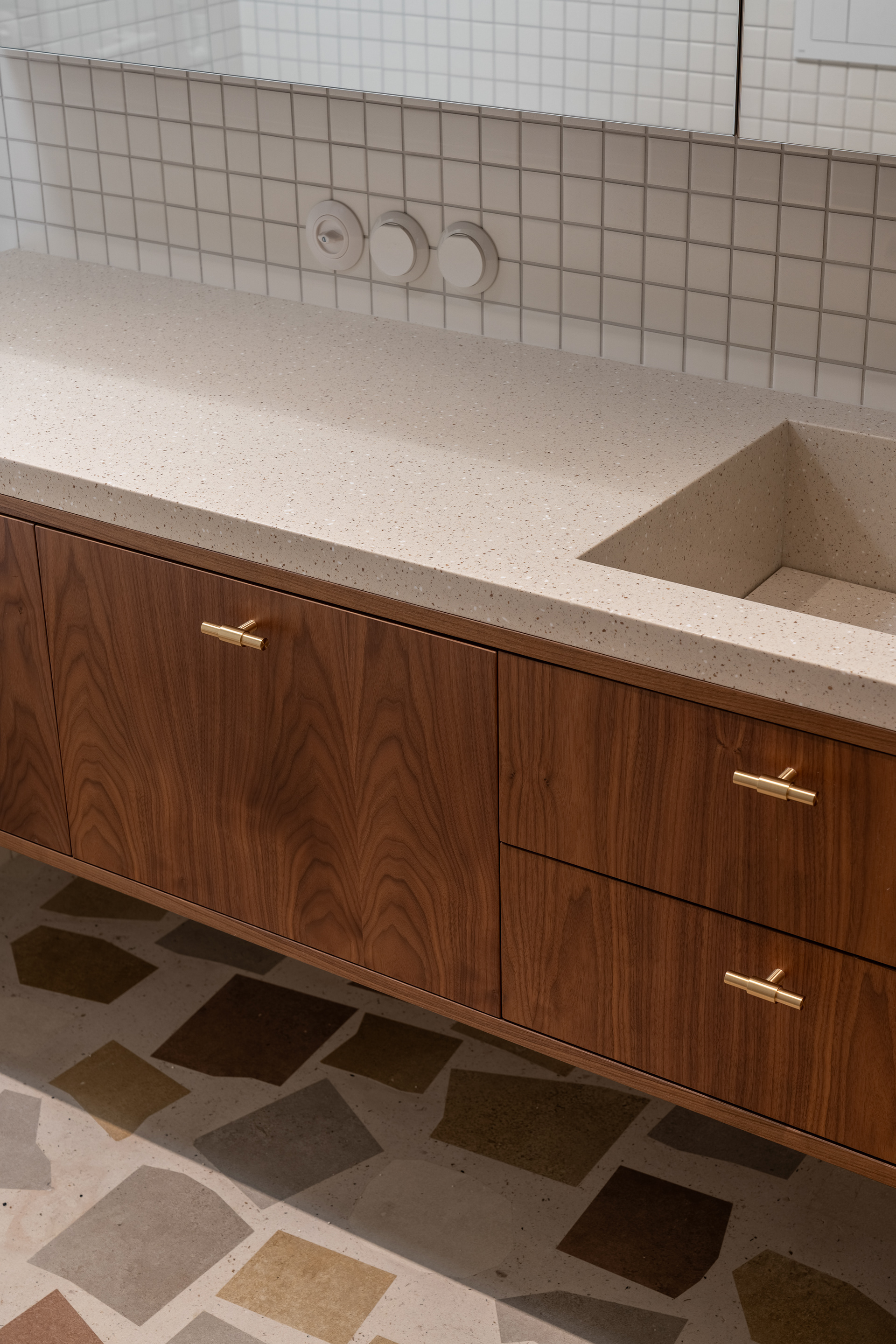 VSLKVSKA | A two-story apartment design-62