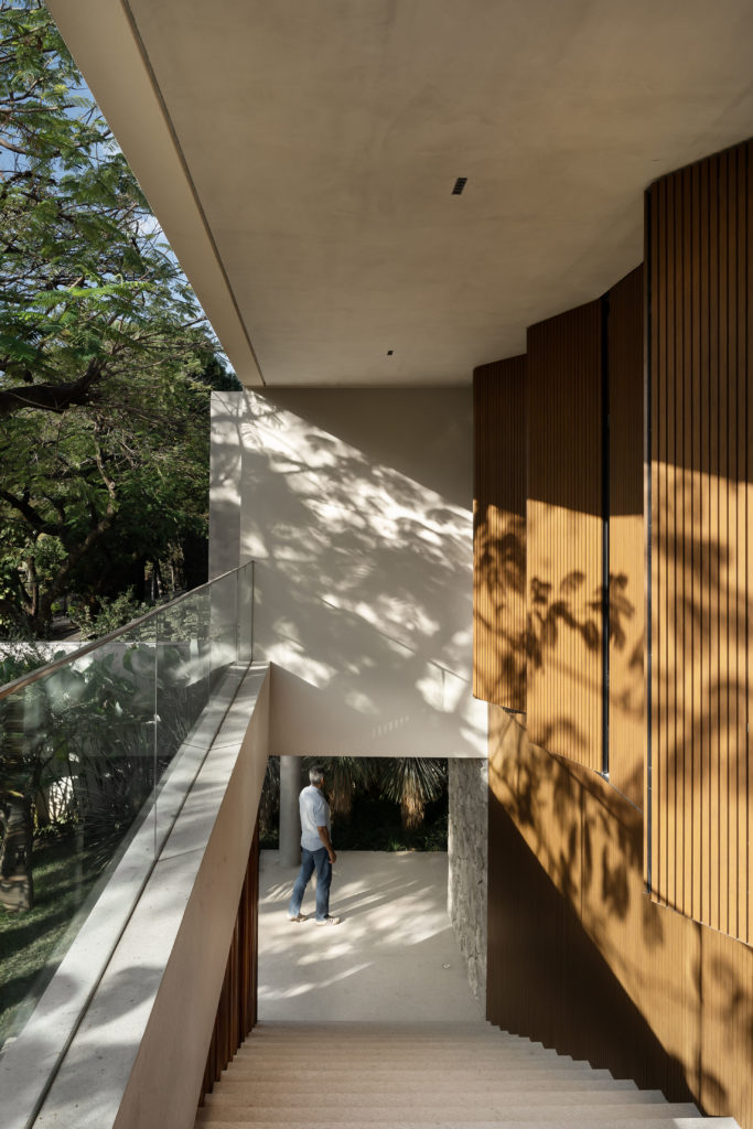 A uma quadra da Lagoa da Pampulha (BH), esta casa com 793m2 de área construída foi projetada do zero - Conexão Decór-2