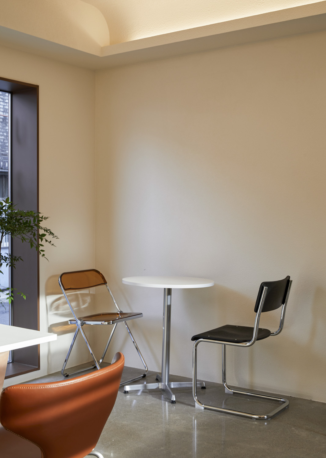 简约 37 平咖啡馆，白色与原木打造温馨空间-11