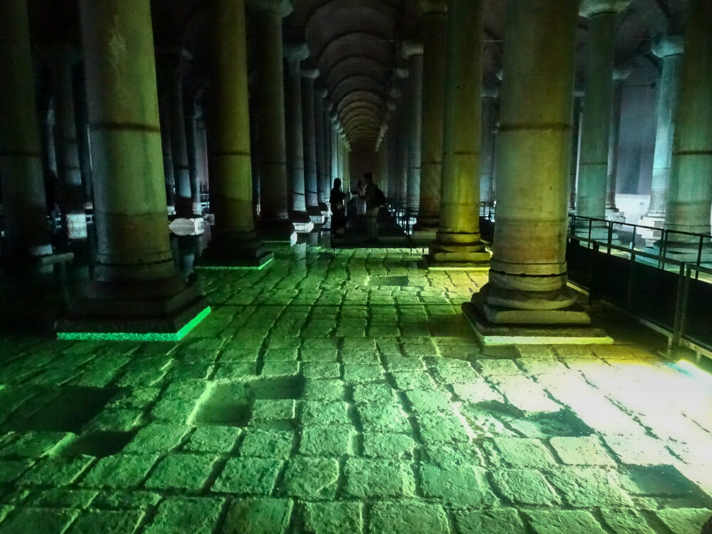 イスタンブールの地下宮殿（伊斯坦布尔的地下宫殿）丨不明-48