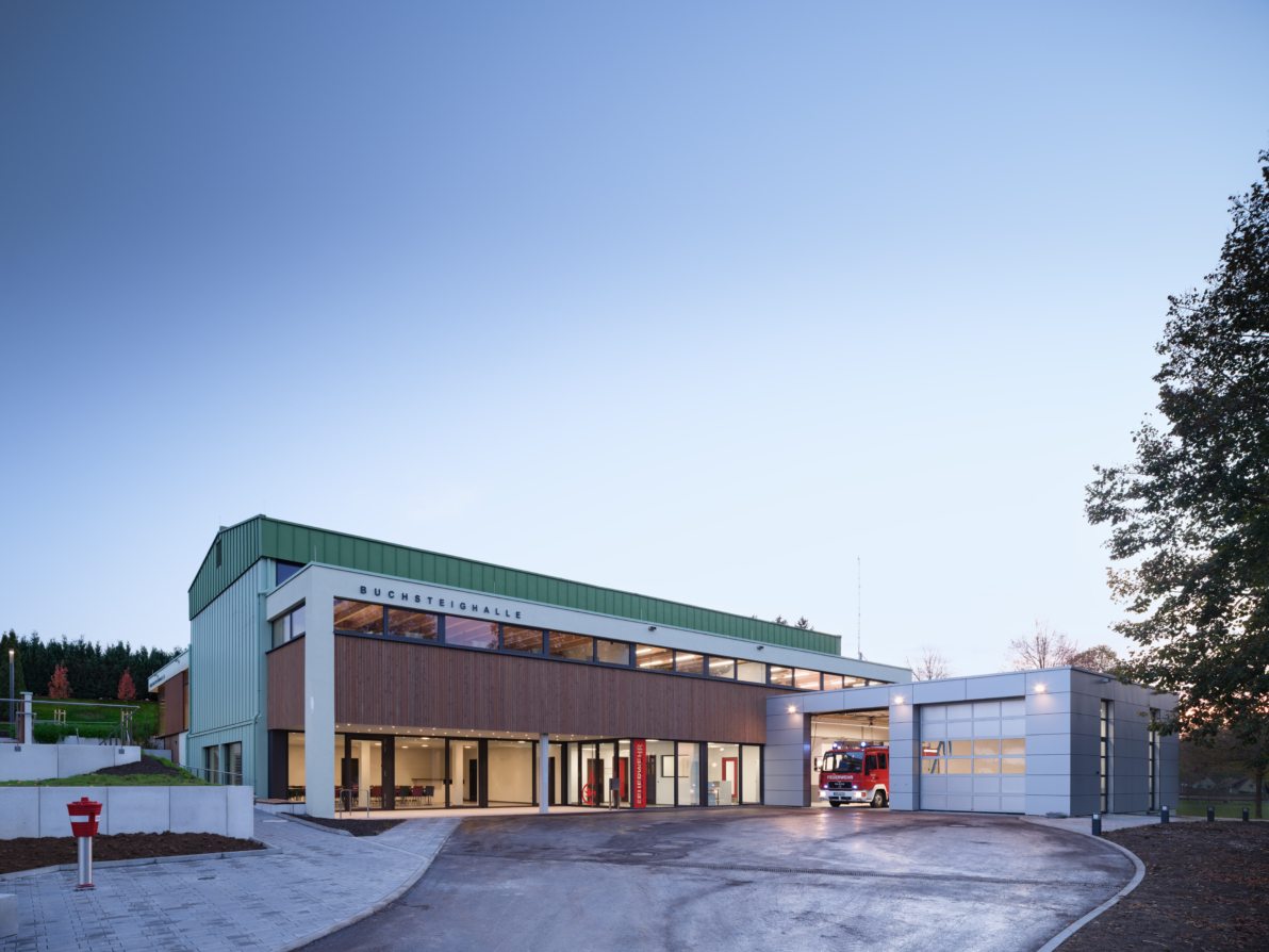 Buchsteighalle mit neuem Feuerwehrhaus in Eutingen-Weitingen - buerohauser-22