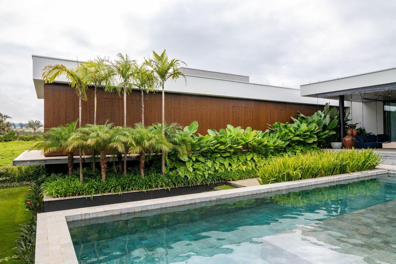 兄弟情深的个性化混凝土夏屋丨Mateus Monteiro-36