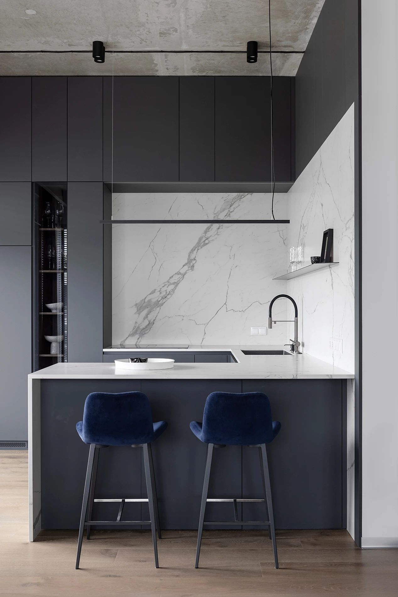 单色顶层公寓丨Insight Studio-12