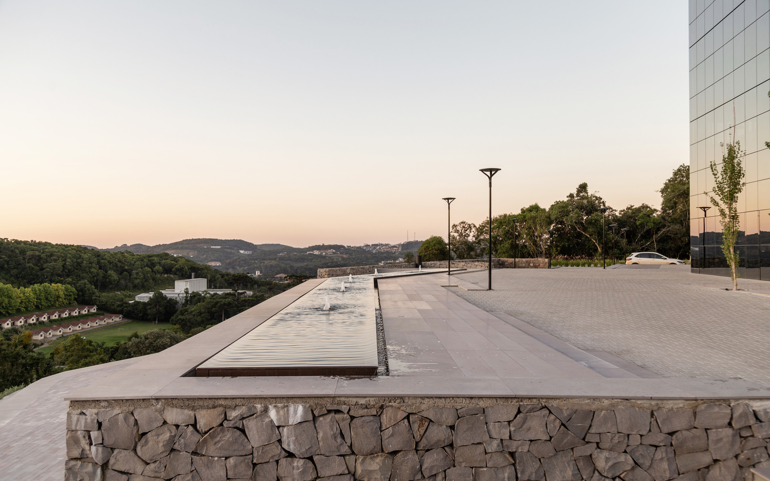 巴西 TKA 滨海艺术中心丨naE-14