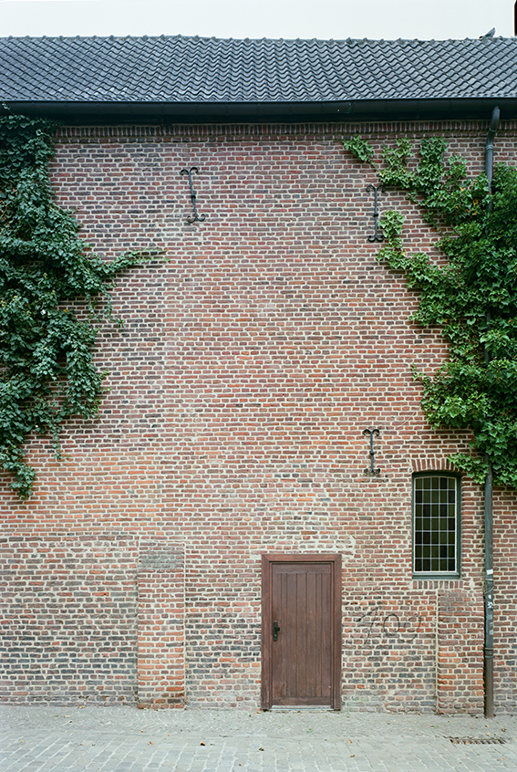 Z33 艺术馆 · 静谧之墙与城市对话-56