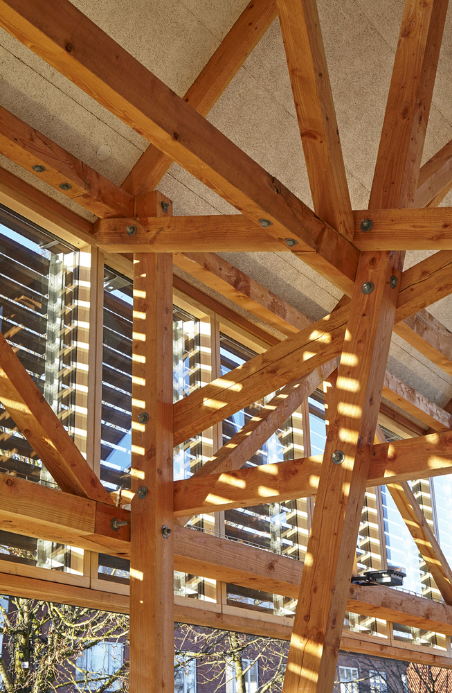 丹麦小镇的红色木质市场-41