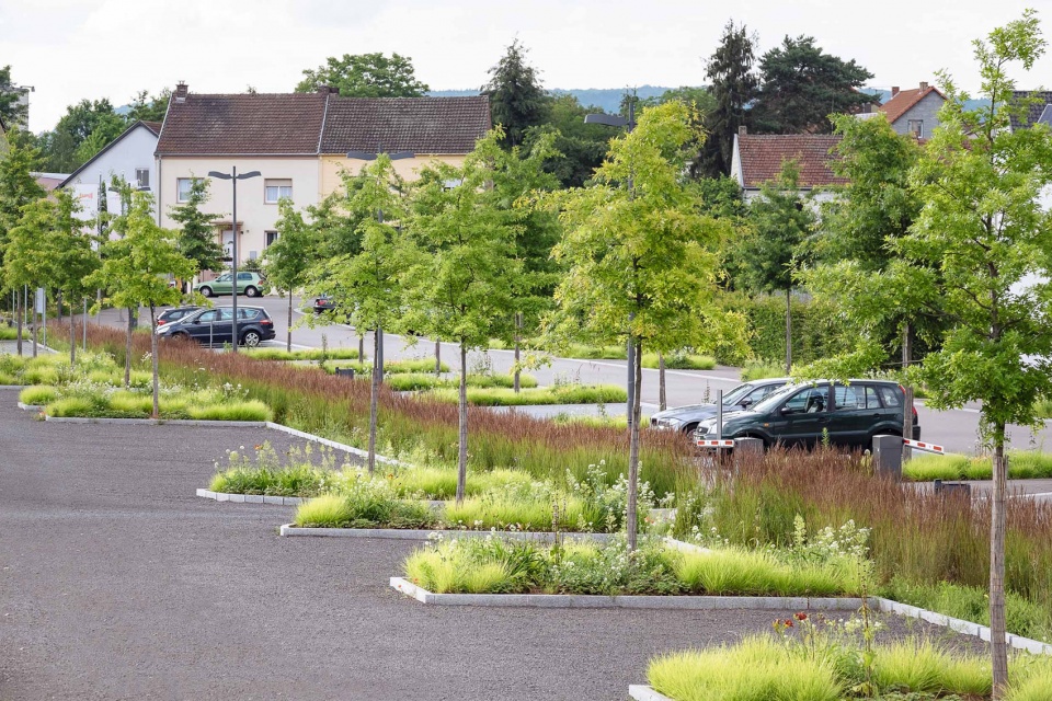 德国废弃机车房变身活力广场丨SINAI 团队-19