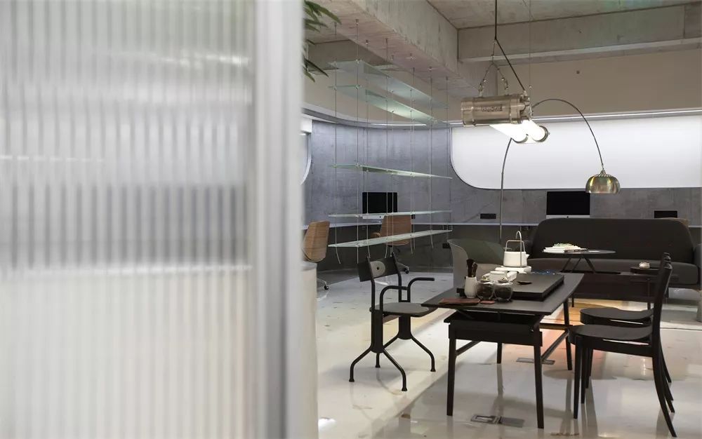 卧野空间设计事务所办公室——自由交流的弧形空间-56