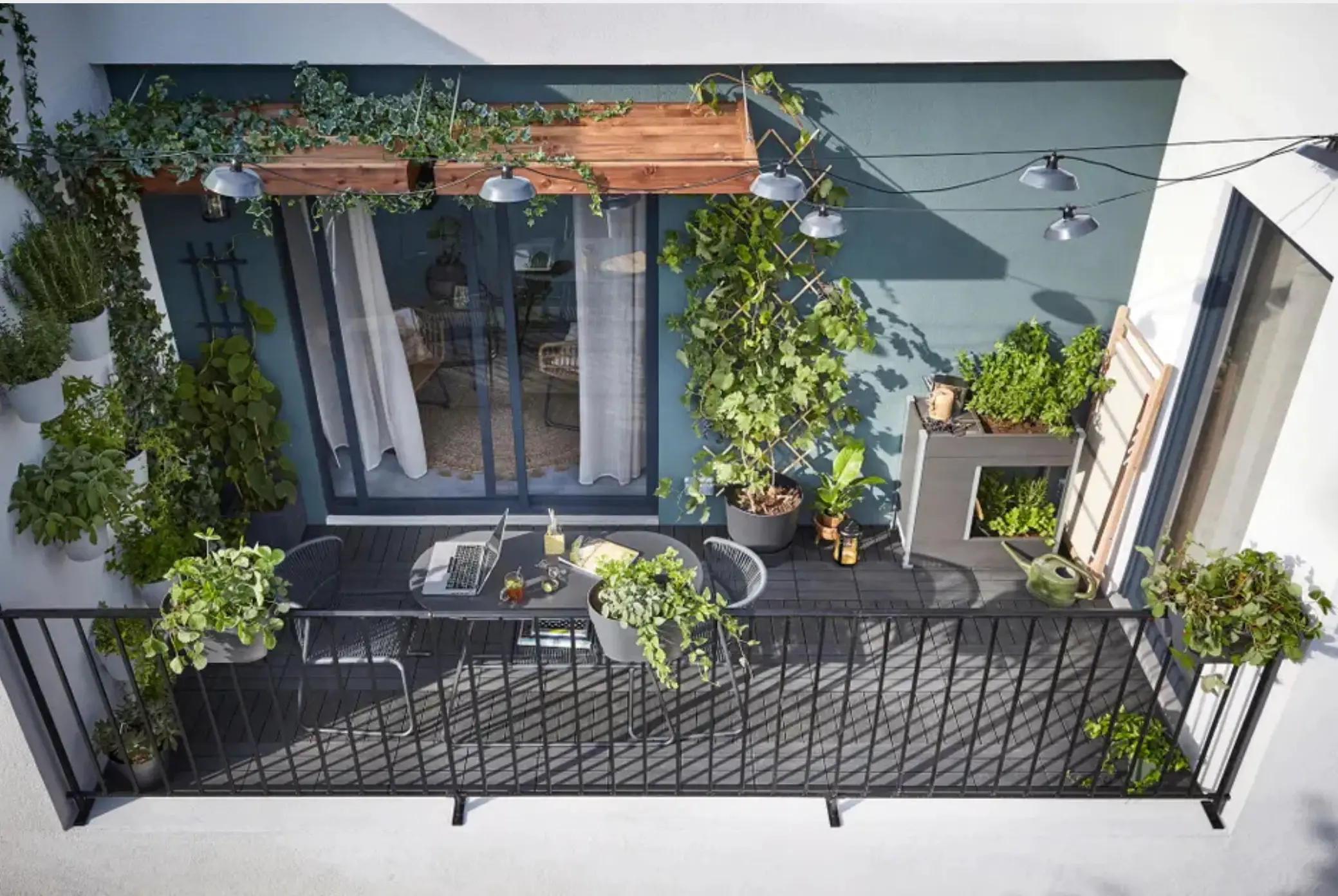 “灰调城市阳台 | 绿意盎然的种植空间”-1