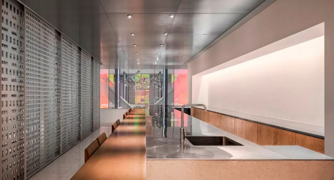 成都道田料理仁和春天店 | 炫彩玻璃诠释霓虹日料新风格-19