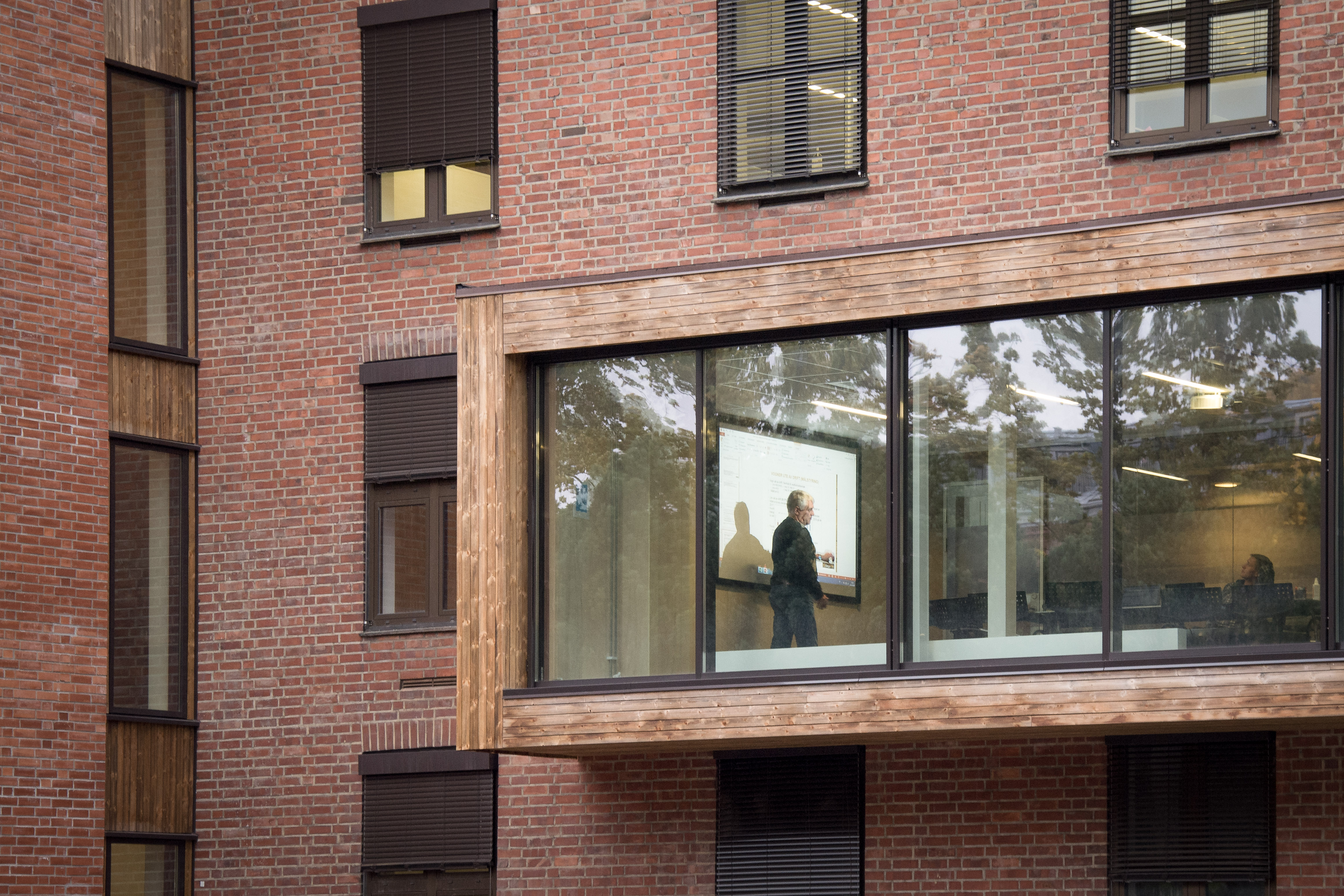 Various Architects 的 Lokomotivstallen 项目-24