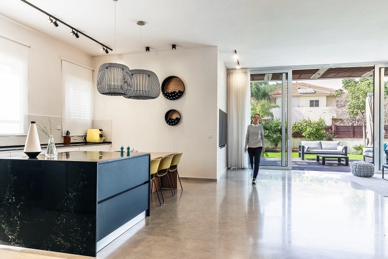 卡法萨巴实用私人住宅设计丨室内设计利兹·佐默,家居造型维特·卡尔卡-33